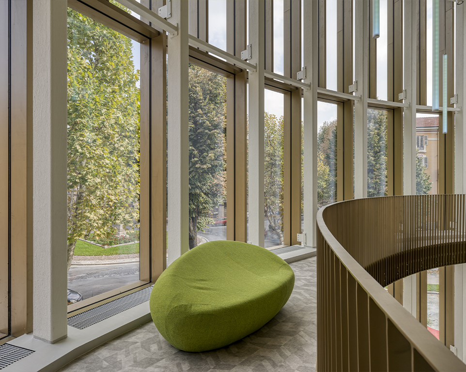 rondò dei talenti, cuneo, polo culturale, interni, verniciatura a polvere, verniciatura alluminio, oro, bronzo, verniciatura serramenti, architettura sostenibile, certificazione leed, certificazione well, decoral group